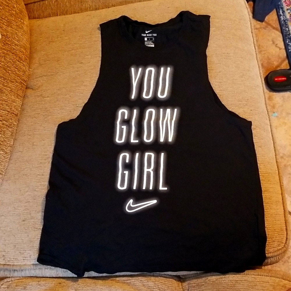 NIKE TEE